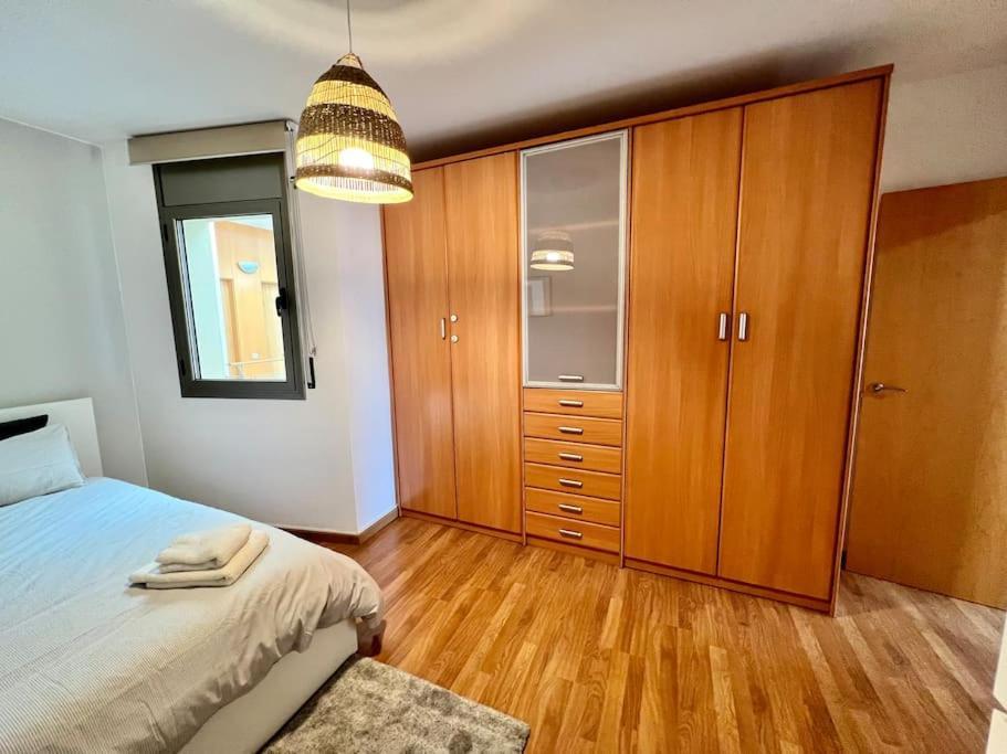 Apartamento Espacioso Y Familiar Тарраса Екстер'єр фото